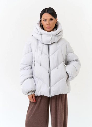 Женский пуховик с капюшоном фото