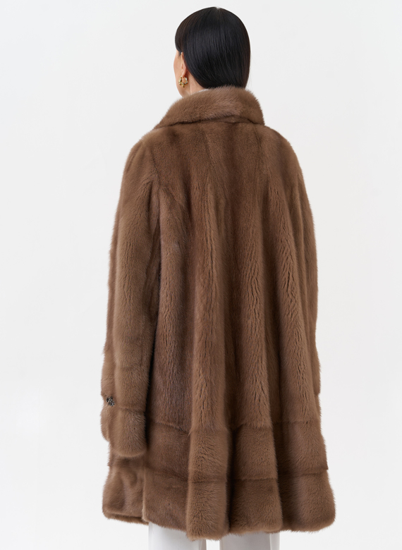 Шуба бежевого цвета из норки