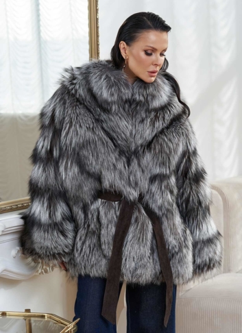 Шуба из меха финской серебристой лисы