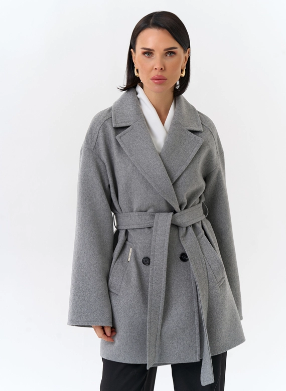 Женское укороченное пальто в сером цвете