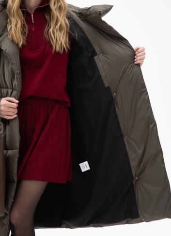 Женский пуховик с капюшоном