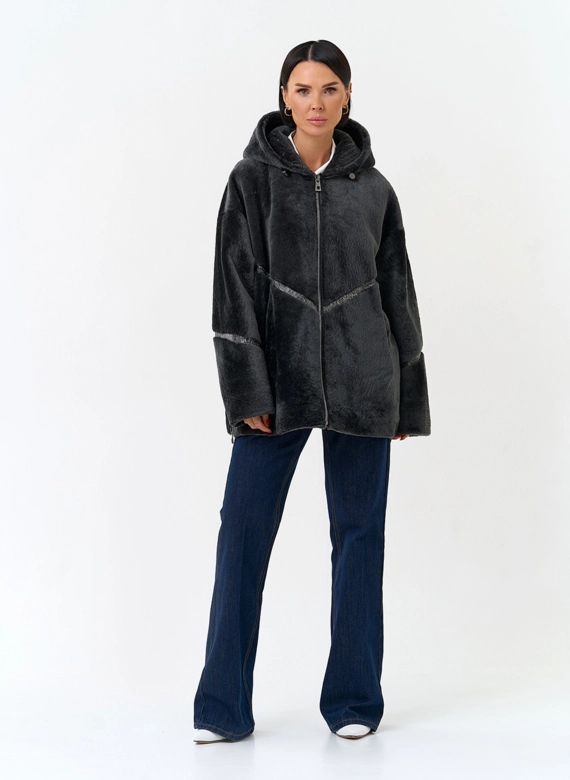Женская натуральная дубленка с капюшоном фото