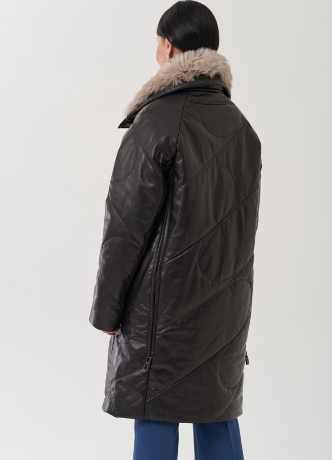 Пуховик из натуральной кожи с отделкой из меха песца модель № 25376 в кредит