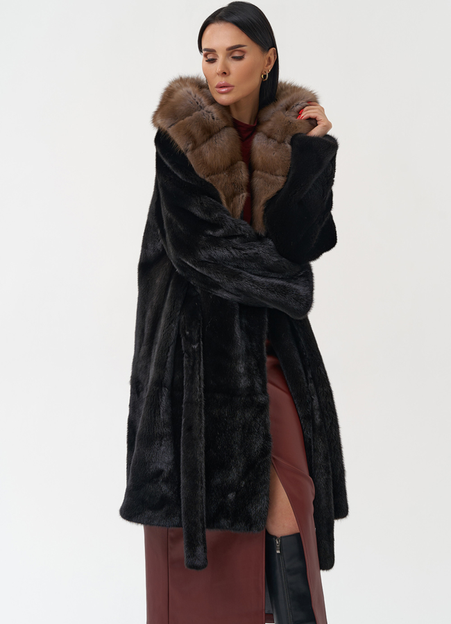 Норковая шуба с капюшоном из меха куницы модель № 30480 универмаг малина